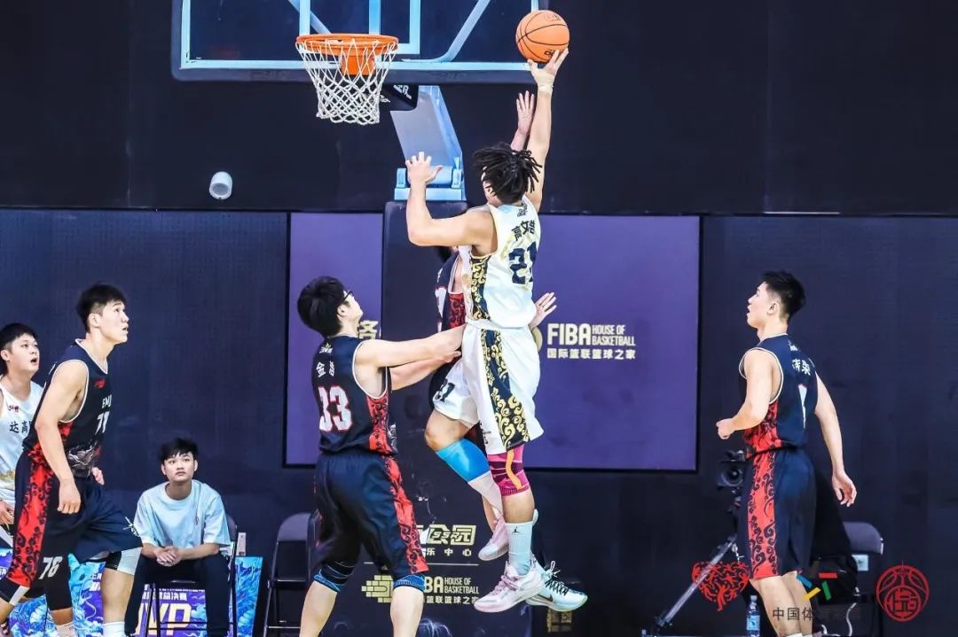 IM体育官网入口-国内顶尖篮球联赛精彩对决持续