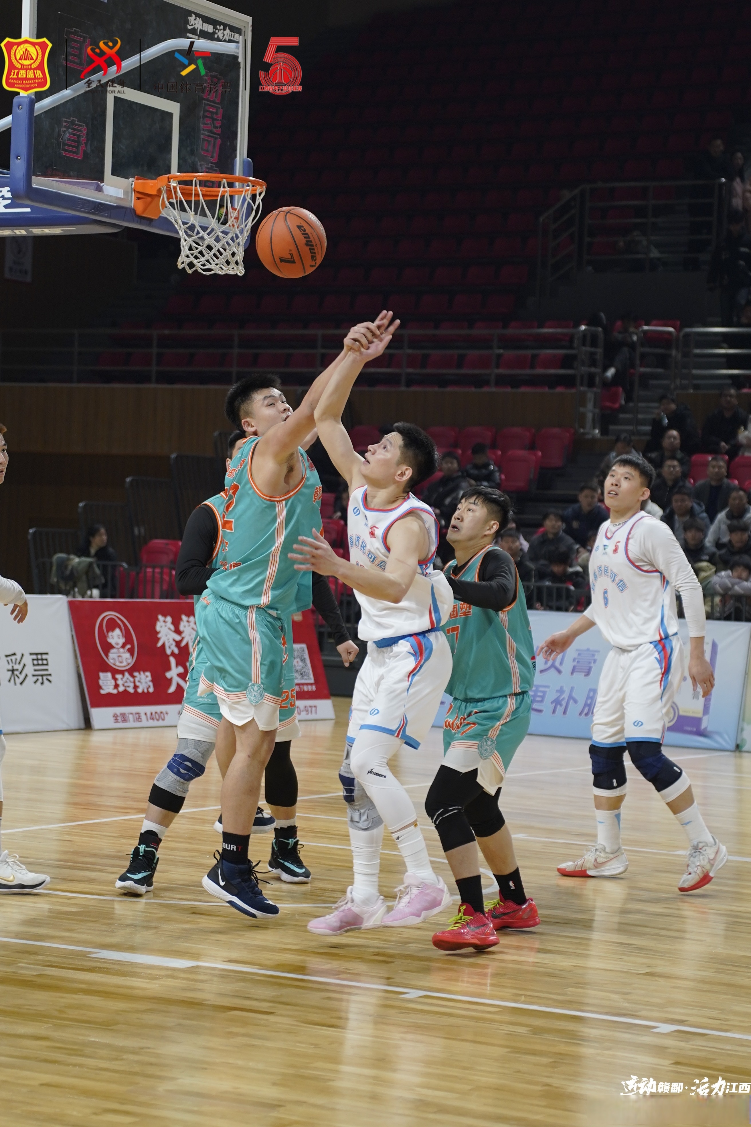 国内顶尖篮球联赛精彩对决持续