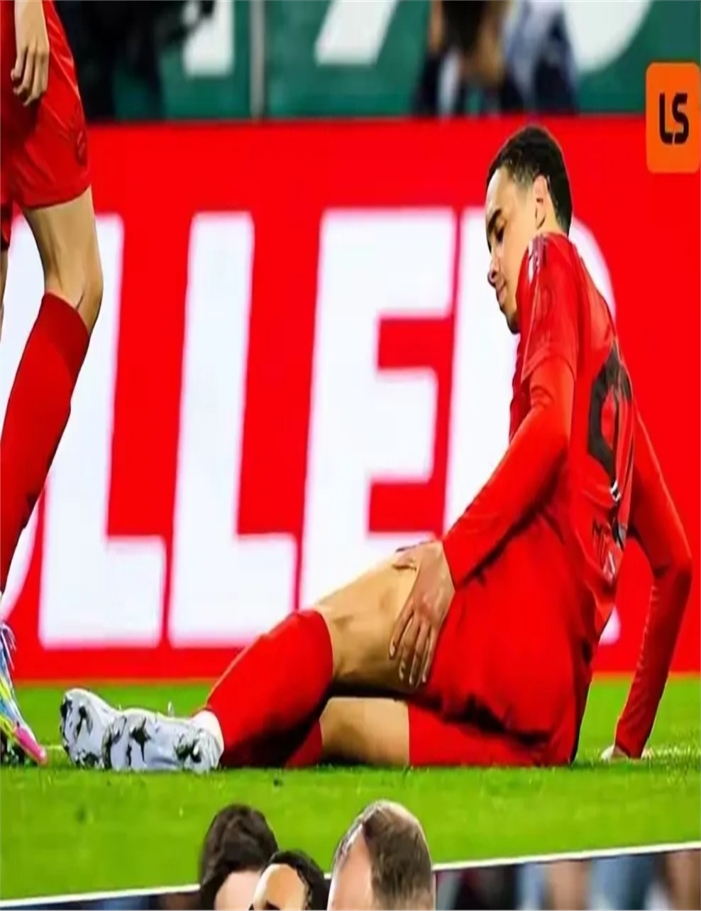 梅斯交战穆尔西争高下，一触即发支持呐喊