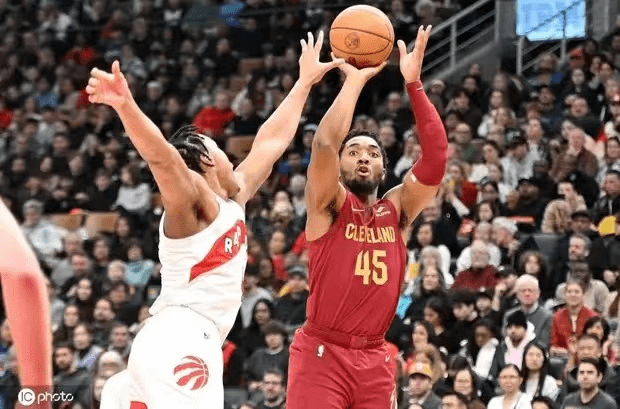 IM体育数据分析平台-黄蜂逆转骑士，继续东部前进