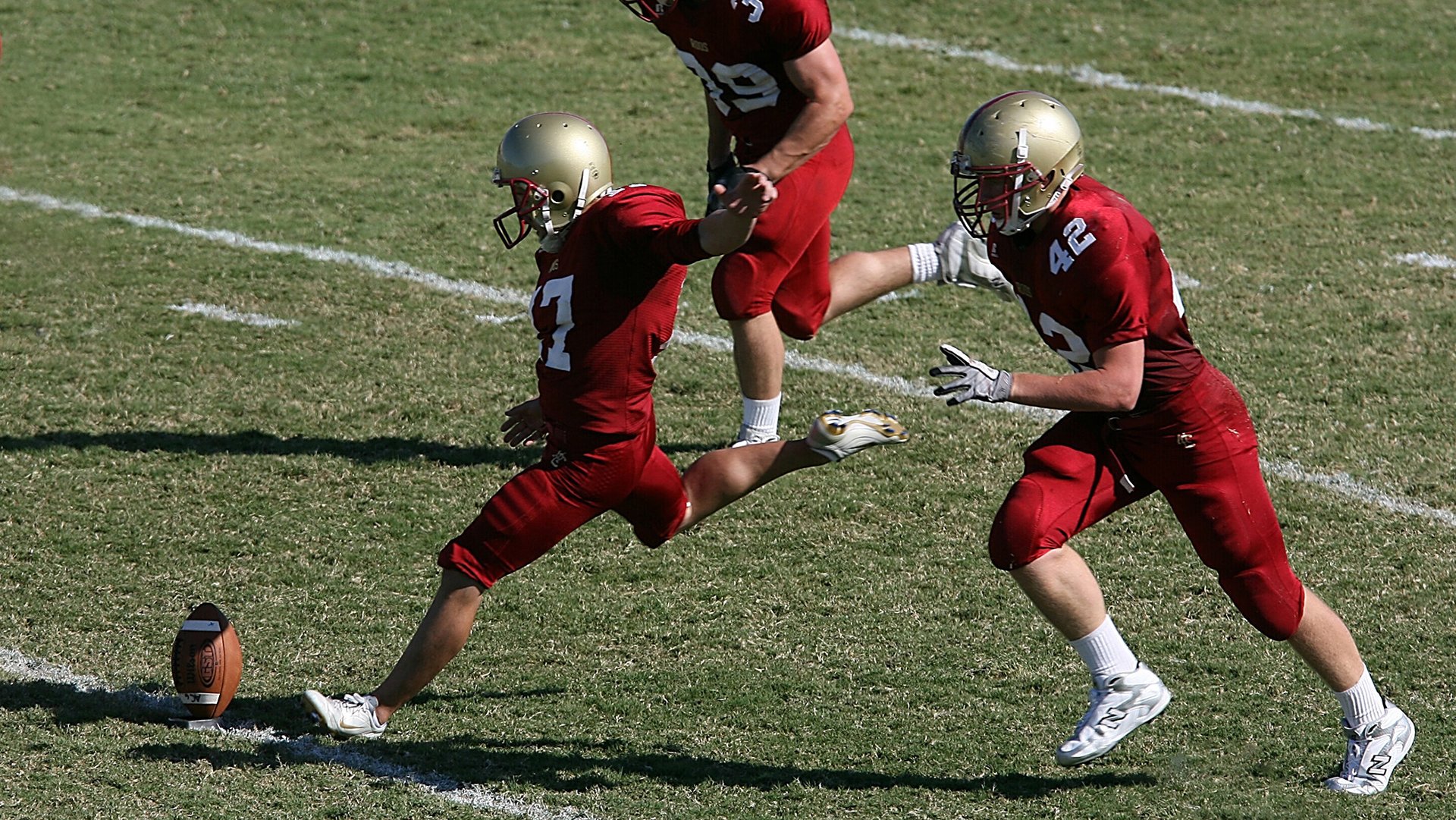 逆转与超越,从足球场到羽毛球场的不朽瞬间